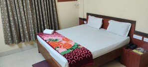 Chambre Double Deluxe, vue ville | Wi-Fi gratuit, draps fournis