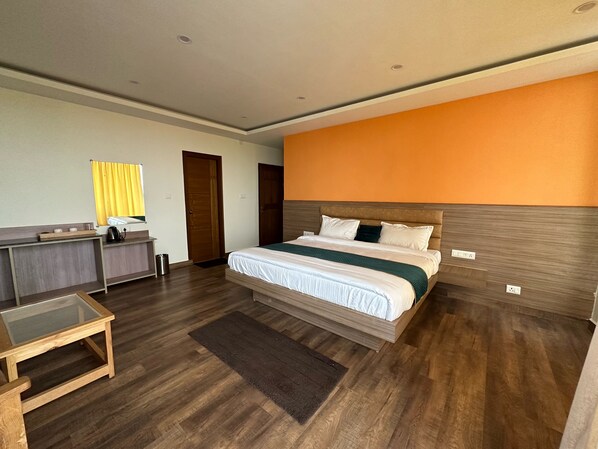 Desk, laptop workspace, free WiFi - Colonels Paradise Majhkhali Ranikhet  (Ranikhet)