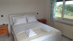 4 quartos, ferros/tábuas de passar roupa, Wi-Fi