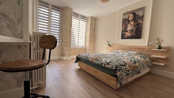 1 chambre, fer et planche à repasser, accès Internet, draps fournis