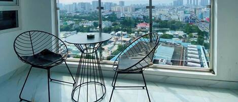 Appartement, 3 chambres, balcon, vue ville | Vue sur la rue