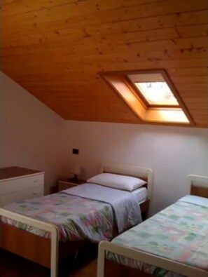 4 bedrooms, iron/ironing board, WiFi - Apartment for 8 people in a quiet area in Pellizzano - Via G. Tomaselli, 6 (Pellizzano)