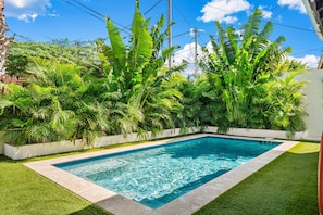 House (4 Bedrooms) | Front of property