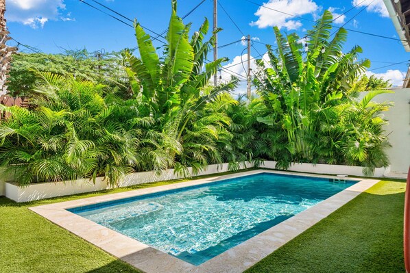 House (4 Bedrooms) | Front of property - Mazurka 19 (Noord)