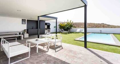 Tulio II Family Villa Heated Pool