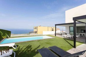 Villa, 3 soverom, røyk, privat basseng | Utendørsservering