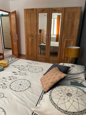 5 bedrooms, iron/ironing board, WiFi, bed sheets - Villa Provençale 10/12 persons (Grignan)