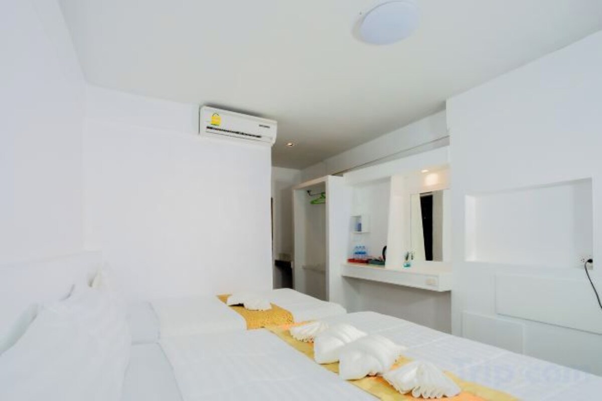 Soundproofing, bed sheets