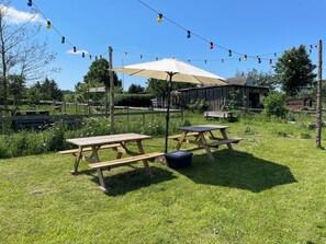 Outdoor dining - The farm, stay with beautiful views among animals (Vordingborg)