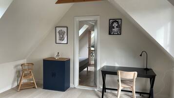 2 quartos, ferros/tábuas de passar roupa, Wi-Fi, roupa de cama