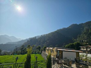 ラグジュアリー コテージ | 1 室のベッドルーム、高級寝具、低反発ベッド、遮光カーテン