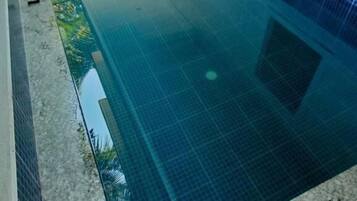 6 kolam renang outdoor