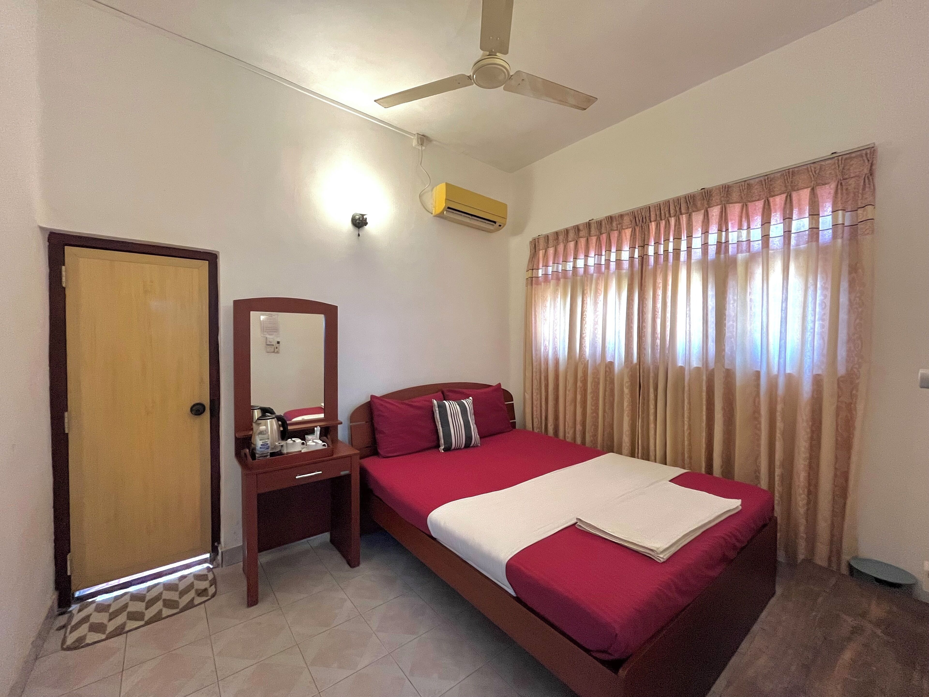 Economy Double Room | Free WiFi