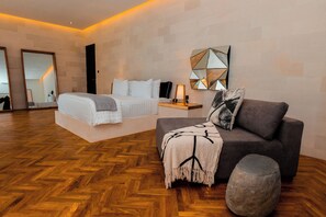3 chambres, coffres-forts dans les chambres, bureau, Wi-Fi