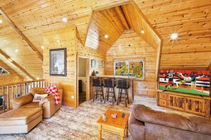 Interior - Lazy Bear Manor By Destination Big Bear: Game Room! Hot Tub! Pet Friendly! Views of Bakers Pond! Close to Hiking Trails! (Big Bear City)