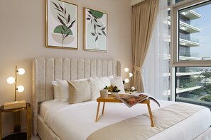 1 bedroom, in-room safe, iron/ironing board, free WiFi - Serene Retreat w/ Golf Course Views in Dubai Hills (Dubai)