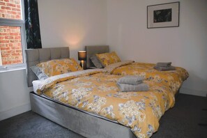 2 bedrooms, iron/ironing board, free WiFi - Stunning 2 BD Apartment in Cheltenham (Cheltenham)