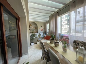 Apartment, 3 Bedrooms, Accessible, Smoking | Living room