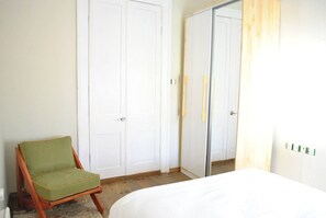 2 quartos, ferros/tábuas de passar roupa, Wi-Fi, roupa de cama