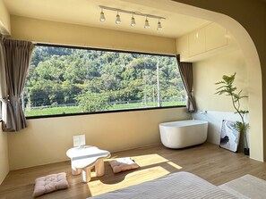 Deluxe Double Room, Mountain View | Free WiFi - Here after us (Dahu)