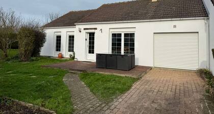 Le Rivage, House with garden near the sea