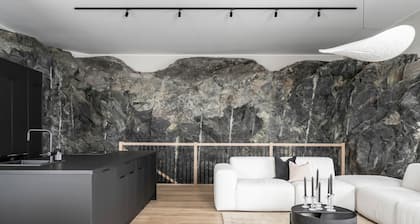Archipelago Boutique Resort
VILLA INSIDE A ROCK