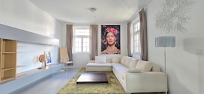 Living area - Apartment in villa, sky view, elevator, luxury floor (Bad Hall)