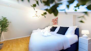 3 Schlafzimmer, Schreibtisch, Bügeleisen/Bügelbrett, Reisekinderbett