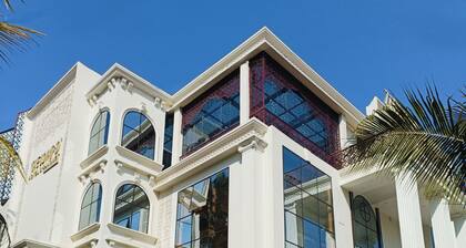 The Long D Hotel and Banquet