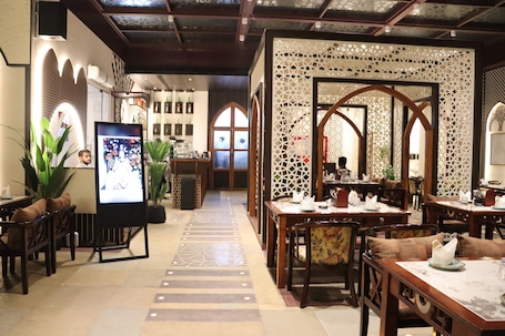 Daily buffet breakfast (INR 500 per person)