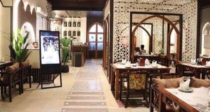 The Long D Hotel and Banquet