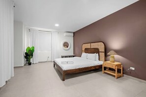 3 室のベッドルーム、アイロン / アイロン台、旅行用ベビーベッド、WiFi (無料)