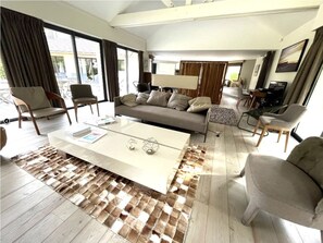 TV, fireplace, books, stereo