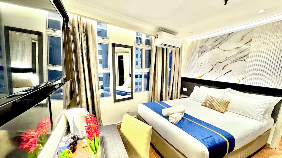 Central City Hotel at Chintatown