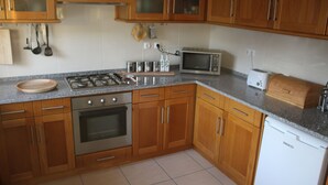 Unclassified image, 4 of 17, button - Casa Delbon (Aljezur)