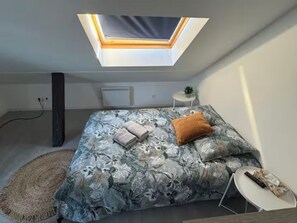 Iron/ironing board, WiFi