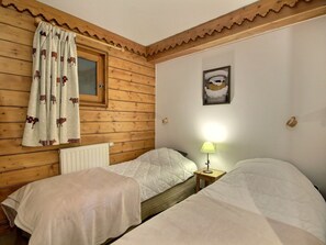 2 bedrooms