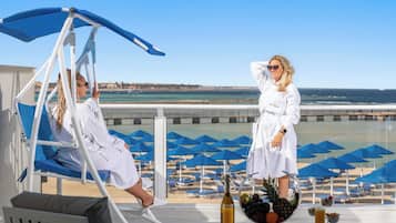 Näkymä rannalle/valtamerelle