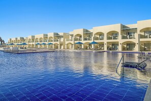 15 outdoor pools, pool umbrellas, sun loungers