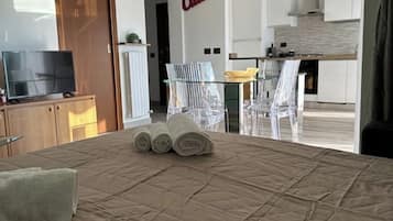 1 bedroom, desk, iron/ironing board, free WiFi