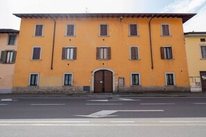 Exterior - Casa Broseta (Bergamo)