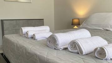 2 soverom, strykejern/-brett, wi-fi og sengetøy