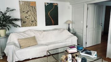 TV connectée, livres, écrans d'ordinateur, imprimantes
