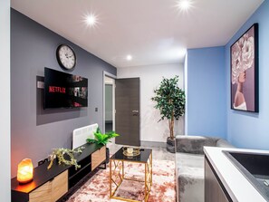 Apartment | Living area | TV - Bradford City Apartment - Bolton Road Oasis (Bradford)