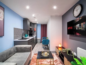 Living area - Bradford City Apartment - Bolton Road Oasis (Bradford)
