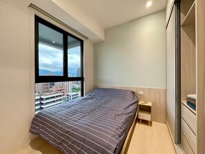 3 bedrooms, desk, iron/ironing board, travel cot