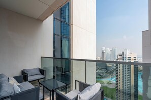 Balcony - 2BR High Floor Act I Act II T1 (Dubai)