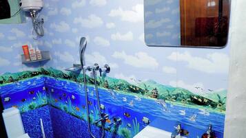 Family House, Balcony, Garden View | Bathroom