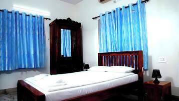 Family House, Balcony, Garden View | Iron/ironing board, free WiFi