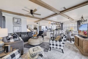 TV, offices - Casa Del Sol | Private Beachfront, Pool Table (Indian Shores)